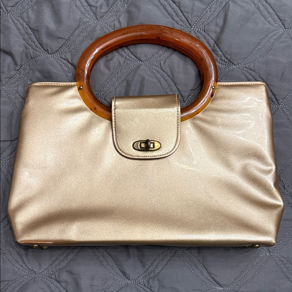Elegant Gold Handbag with Brown (lucite ?) Accents